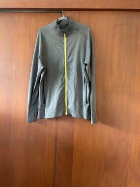Men's Lululemon Full-Zip Heather Gray Jacket with Yellow Zipper